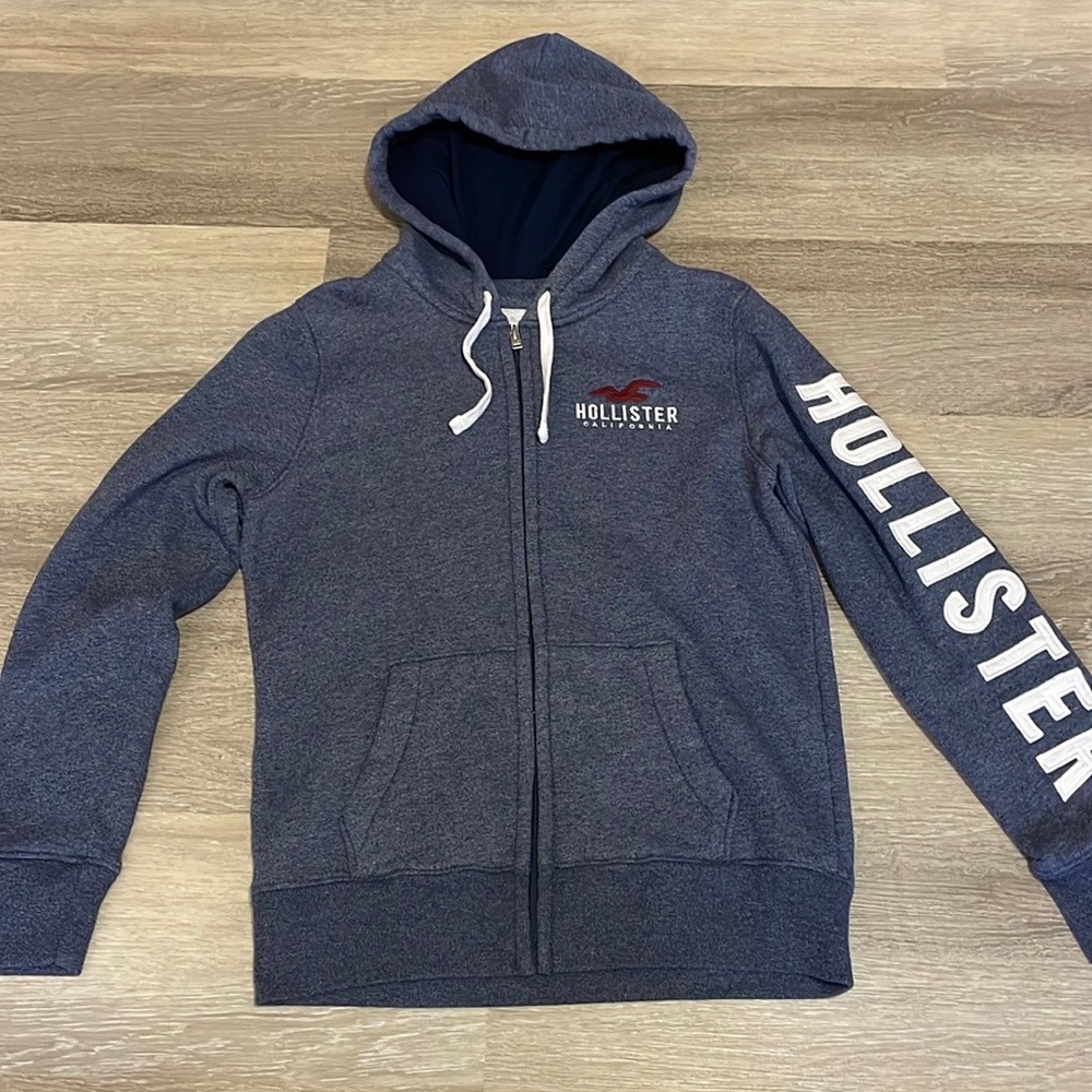 GUC Hollister Men’s Adult Small Logo Zip Up jacket in heathered navy